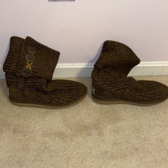 UGG Boots - Picture 2 of 6